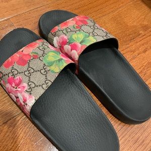 AUTHENTIC Gucci Bloom Slides